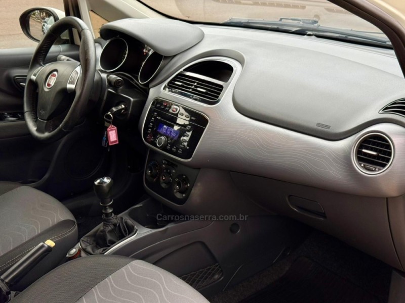 PUNTO 1.4 ATTRACTIVE ITALIA 8V FLEX 4P MANUAL - 2015 - LAGOA VERMELHA