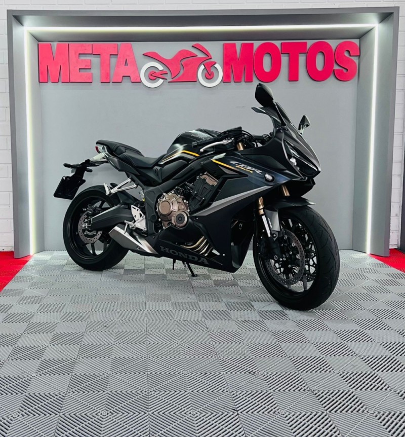 CBR 650R  - 2023 - CAMPO BOM