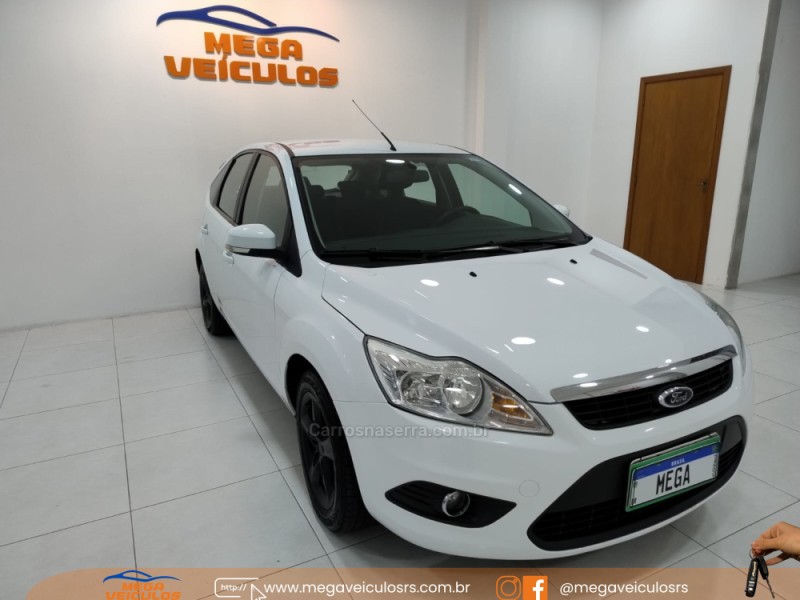 FOCUS 1.6 GLX 16V FLEX 4P MANUAL - 2013 - BENTO GONçALVES