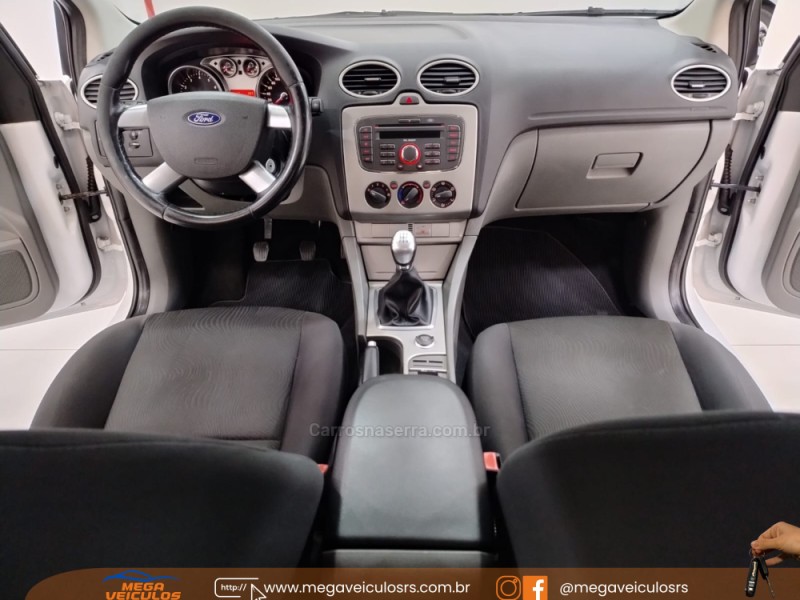 FOCUS 1.6 GLX 16V FLEX 4P MANUAL - 2013 - BENTO GONçALVES