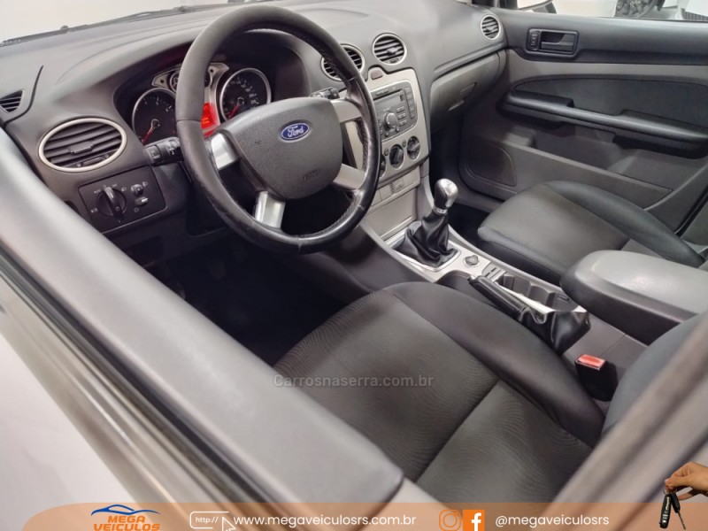 FOCUS 1.6 GLX 16V FLEX 4P MANUAL - 2013 - BENTO GONçALVES