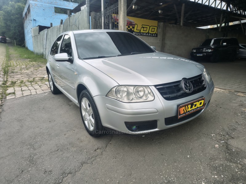 bora 2.0 mi 8v flex 4p automatico 2011 caxias do sul