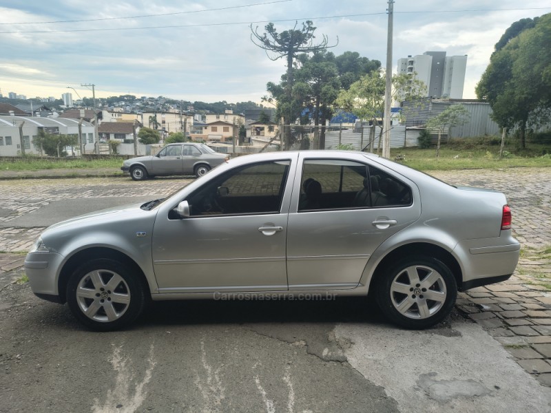 BORA 2.0 MI 8V FLEX 4P AUTOMÁTICO - 2011 - CAXIAS DO SUL