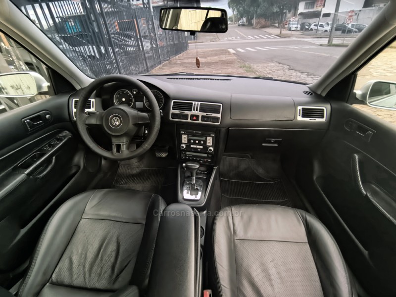 BORA 2.0 MI 8V FLEX 4P AUTOMÁTICO - 2011 - CAXIAS DO SUL