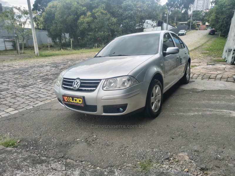 BORA 2.0 MI 8V FLEX 4P AUTOMÁTICO - 2011 - CAXIAS DO SUL