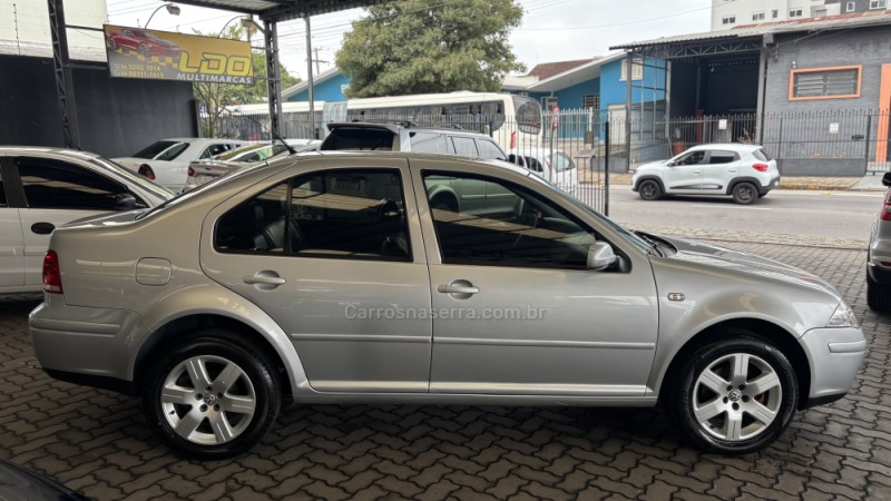 BORA 2.0 MI 8V FLEX 4P AUTOMÁTICO - 2011 - CAXIAS DO SUL