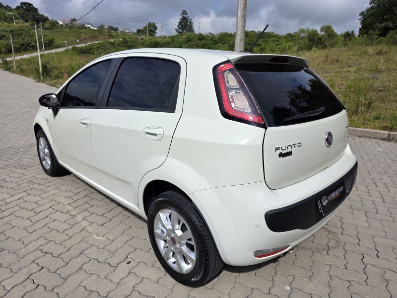 PUNTO 1.4 ATTRACTIVE ITALIA 8V FLEX 4P MANUAL - 2015 - BENTO GONçALVES
