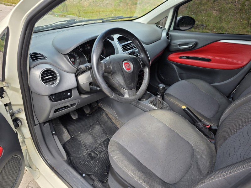 PUNTO 1.4 ATTRACTIVE ITALIA 8V FLEX 4P MANUAL - 2015 - BENTO GONçALVES