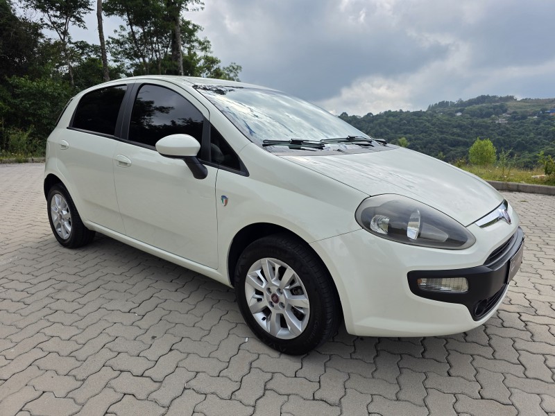 PUNTO 1.4 ATTRACTIVE ITALIA 8V FLEX 4P MANUAL - 2015 - BENTO GONçALVES