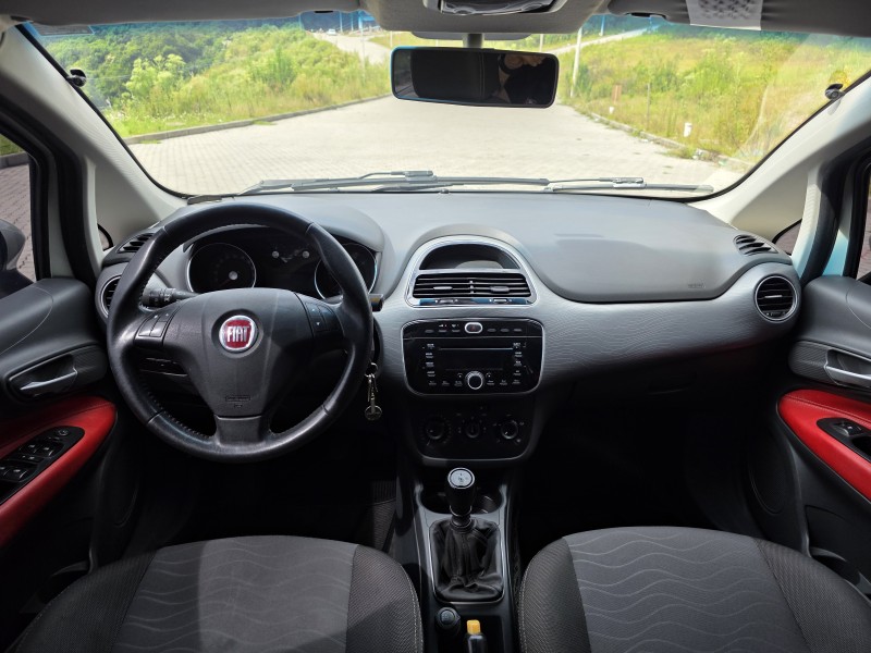 PUNTO 1.4 ATTRACTIVE ITALIA 8V FLEX 4P MANUAL - 2015 - BENTO GONçALVES