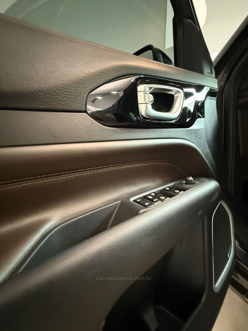 COMMANDER 2.0 OVERLAND TD380 4X4 TURBO DIESEL 4P AUTOMÁTICO - 2024 - LAJEADO