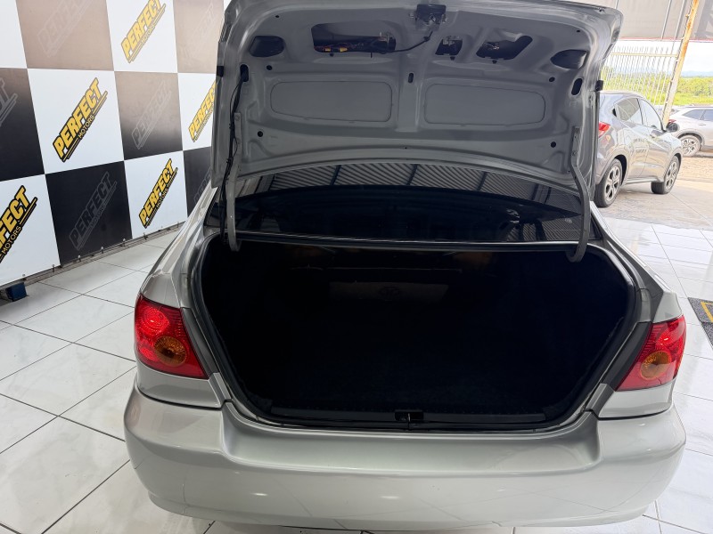 COROLLA 1.8 XEI 16V GASOLINA 4P AUTOMÁTICO - 2004 - PORTãO