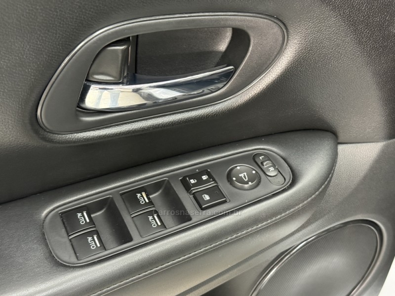 HR-V 1.8 16V FLEX LX 4P AUTOMÁTICO - 2016 - SANTA CRUZ DO SUL