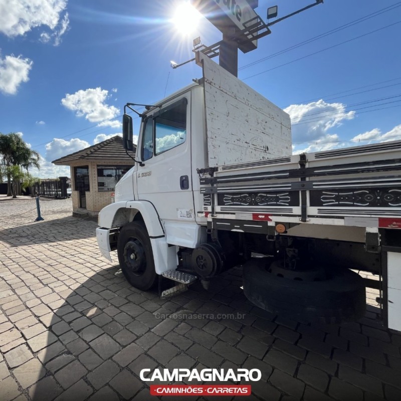 L-1620 3 EIXOS - 2004 - VACARIA