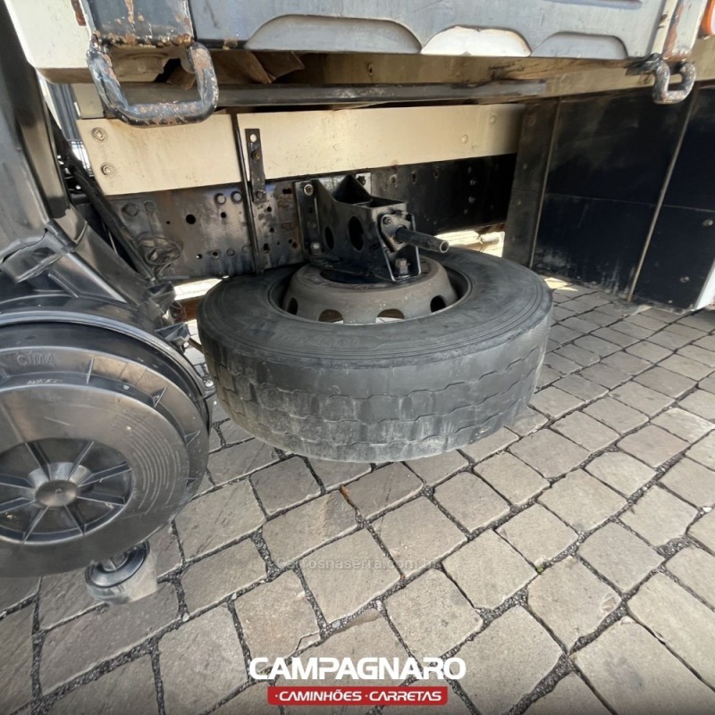 L-1620 3 EIXOS - 2004 - VACARIA