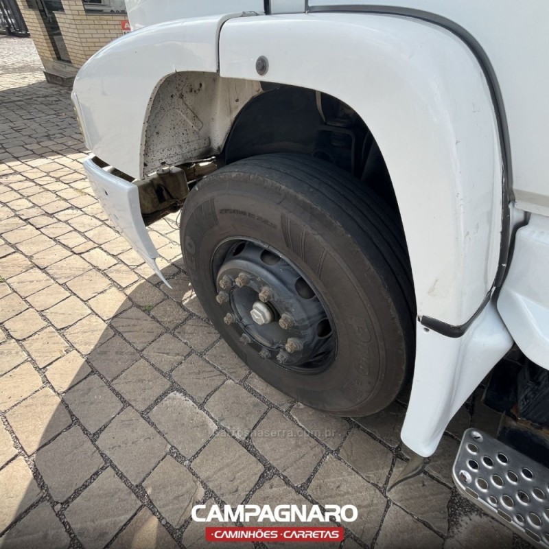 L-1620 3 EIXOS - 2004 - VACARIA