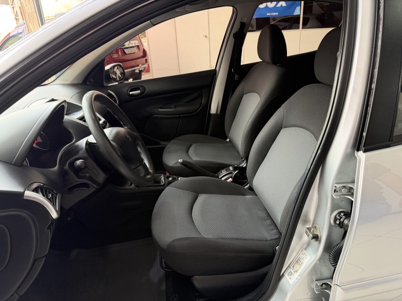 207 1.4 XR 8V FLEX 4P MANUAL - 2012 - PORTãO