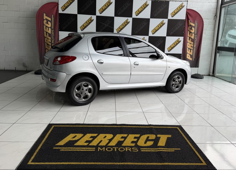 207 1.4 XR 8V FLEX 4P MANUAL - 2012 - PORTãO