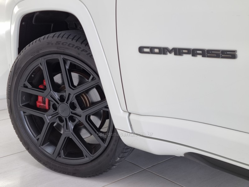 COMPASS 2.0 HURRICANE BLACKHAWK 4X4 TURBO GASOLINA 4P AUTOMÁTICO - 2025 - CAXIAS DO SUL
