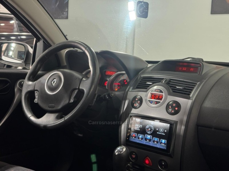 MÉGANE 1.6 DYNAMIQUE GRAND TOUR 16V FLEX 4P MANUAL - 2012 - ESTâNCIA VELHA