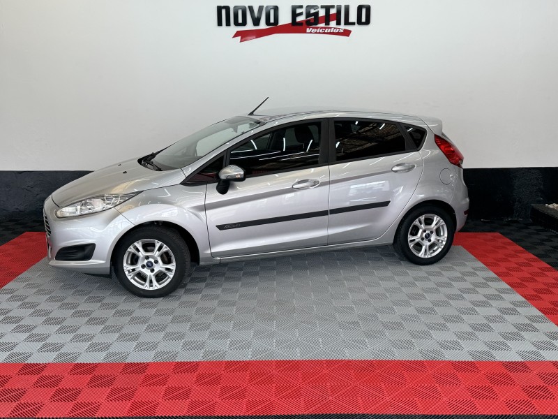 fiesta 1.6 se hatch 16v flex 4p manual 2015 caxias do sul