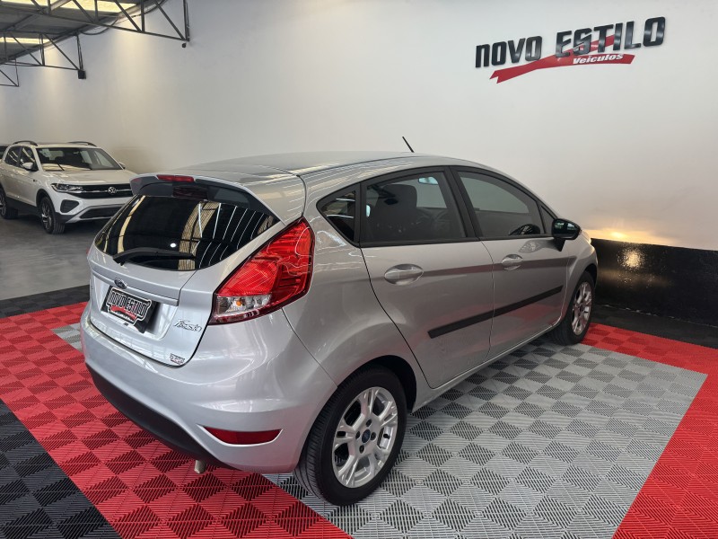 FIESTA 1.6 SE HATCH 16V FLEX 4P MANUAL - 2015 - CAXIAS DO SUL