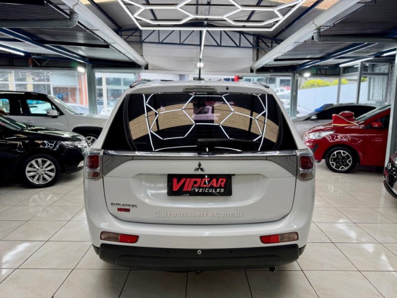 OUTLANDER 2.0 SPORT GLS 16V FLEX 4P AUTOMÁTICO - 2015 - ESTâNCIA VELHA