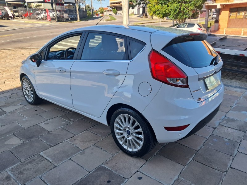 FIESTA 1.6 TITANIUM HATCH 16V FLEX 4P AUTOMÁTICO - 2016 - CAXIAS DO SUL