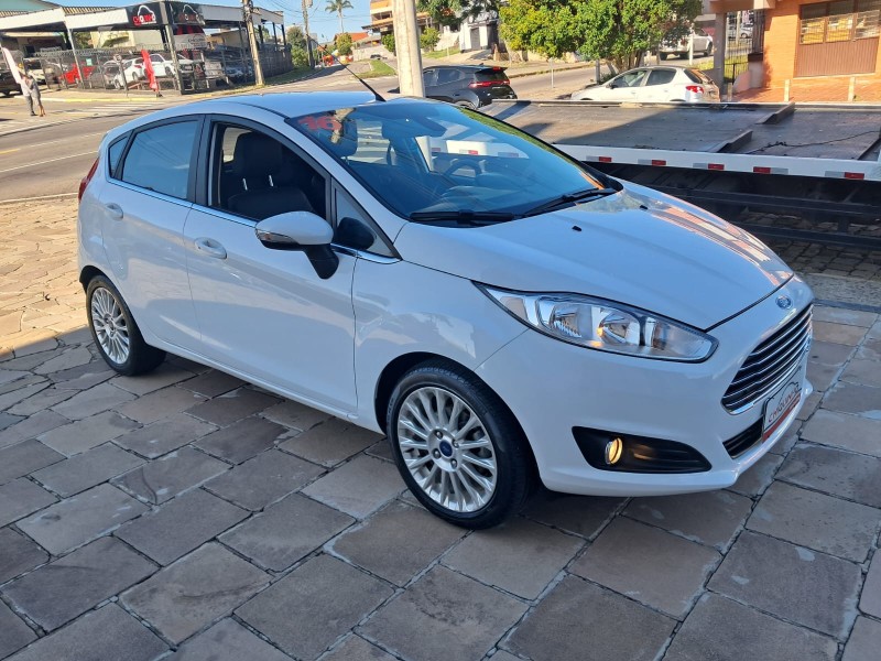 FIESTA 1.6 TITANIUM HATCH 16V FLEX 4P AUTOMÁTICO - 2016 - CAXIAS DO SUL