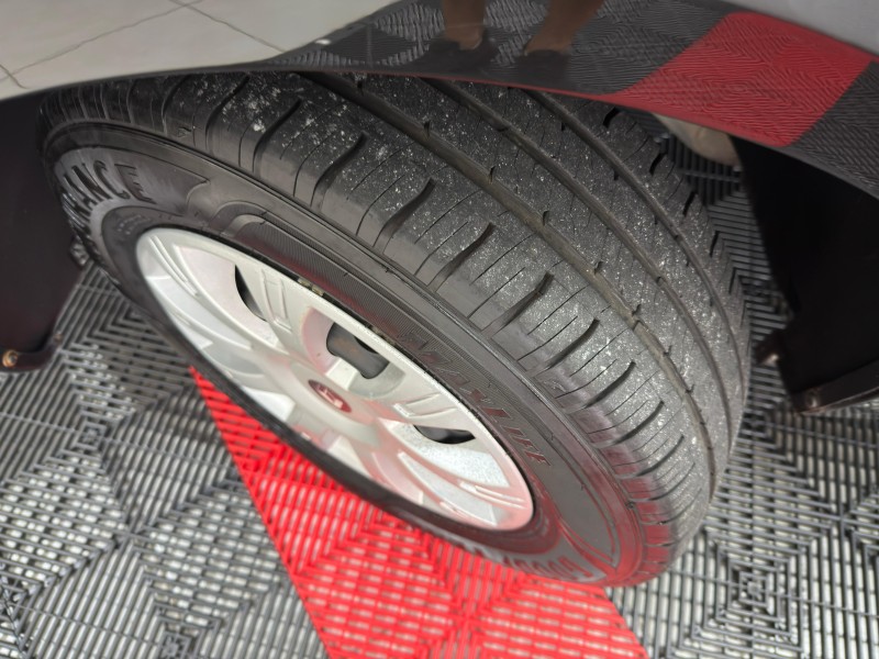 LOGAN 1.0 AUTHENTIQUE 16V FLEX 4P MANUAL - 2011 - CAXIAS DO SUL