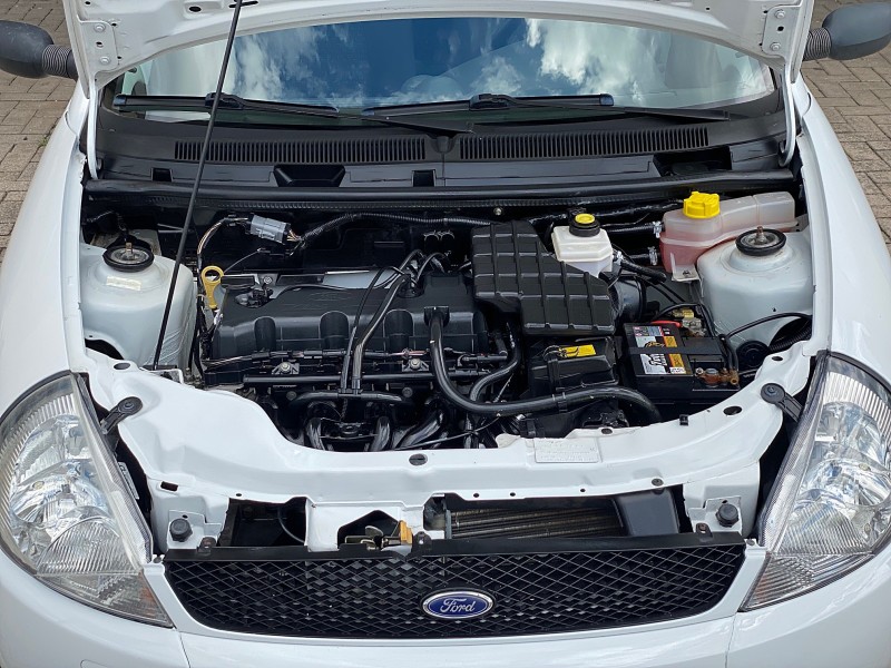 KA 1.0 MPI GL 8V GASOLINA 2P MANUAL - 2005 - CAXIAS DO SUL