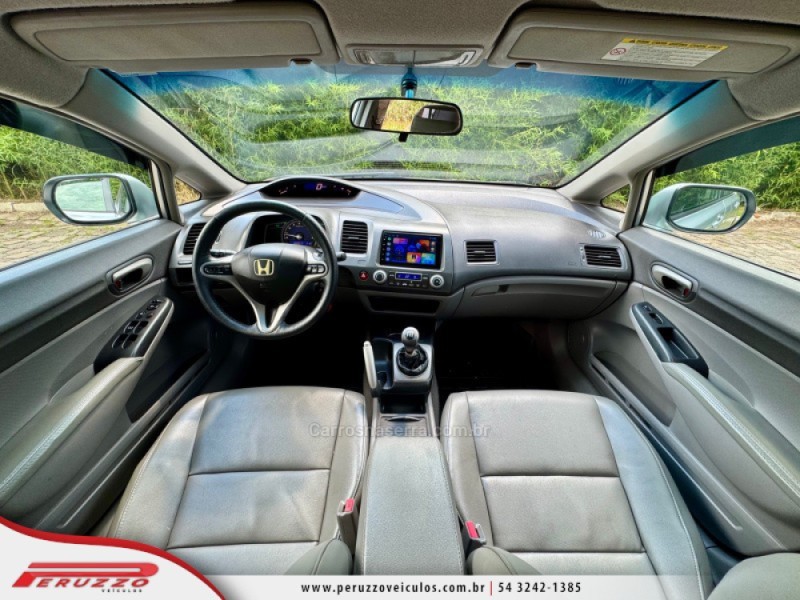 CIVIC 1.8 LXL 16V FLEX 4P MANUAL - 2011 - NOVA PRATA