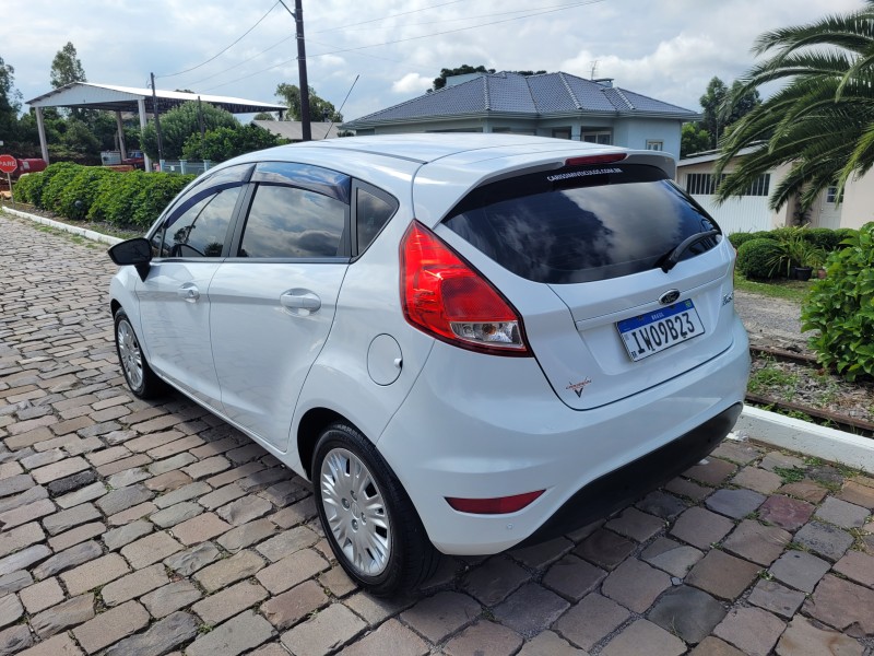 FIESTA 1.5 S HATCH 16V FLEX 4P MANUAL - 2015 - CARLOS BARBOSA