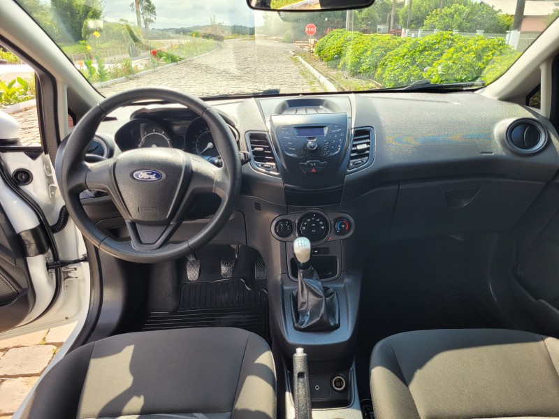 FIESTA 1.5 S HATCH 16V FLEX 4P MANUAL - 2015 - CARLOS BARBOSA