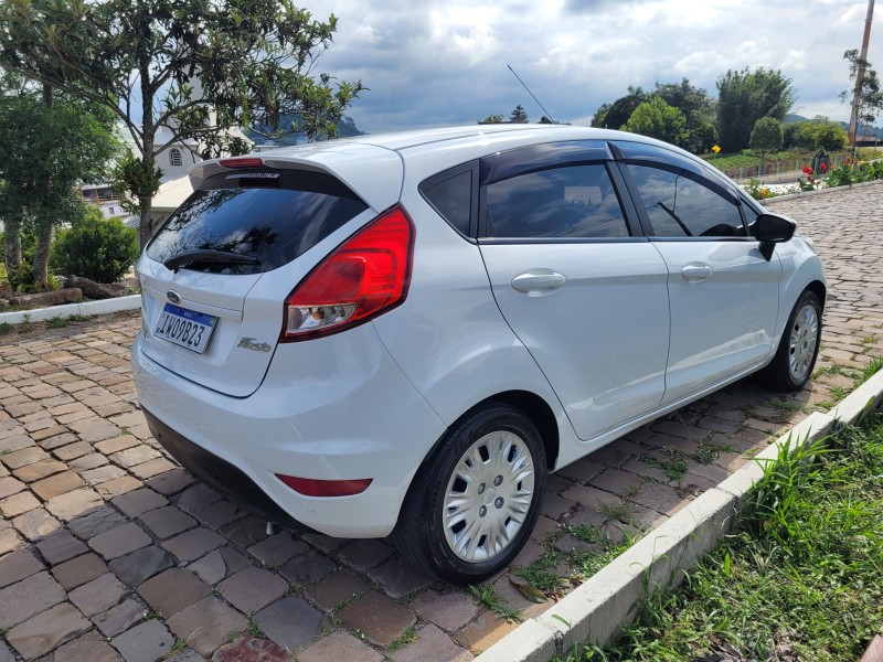 FIESTA 1.5 S HATCH 16V FLEX 4P MANUAL - 2015 - CARLOS BARBOSA