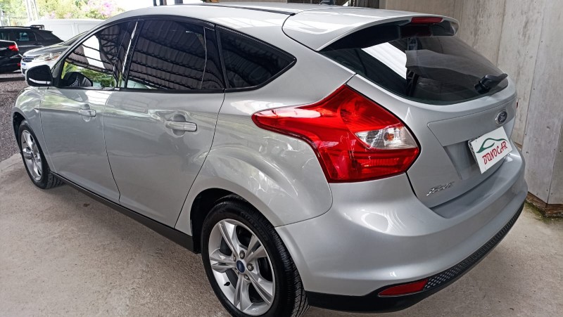 FOCUS 1.6 SE PLUS 16V FLEX 4P MANUAL - 2015 - CAXIAS DO SUL
