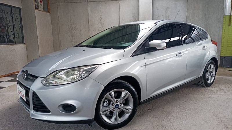 FOCUS 1.6 SE PLUS 16V FLEX 4P MANUAL - 2015 - CAXIAS DO SUL