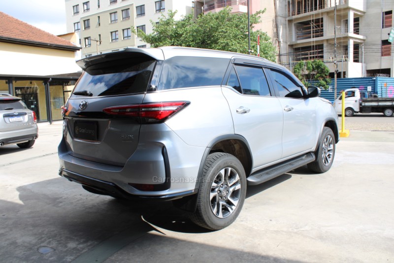 HILUX SW4 2.8 4X4 SRX PLATINUM TURBO DIESEL 4P AUTOMÁTICO - 2025 - CAXIAS DO SUL