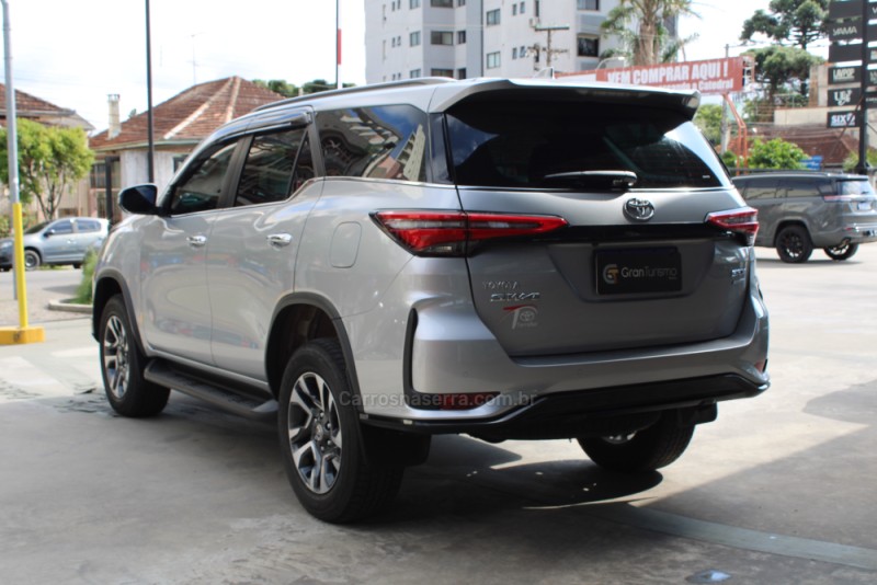 HILUX SW4 2.8 4X4 SRX PLATINUM TURBO DIESEL 4P AUTOMÁTICO - 2025 - CAXIAS DO SUL