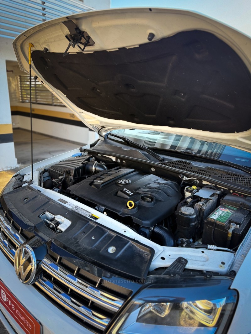 AMAROK 3.0 V6 TDI HIGHLINE CD DIESEL 4MOTION AUTOMÁTICO - 2019 - CANOAS