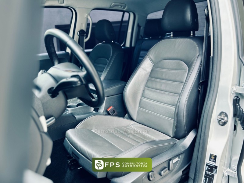 AMAROK 3.0 V6 TDI HIGHLINE CD DIESEL 4MOTION AUTOMÁTICO - 2019 - CANOAS