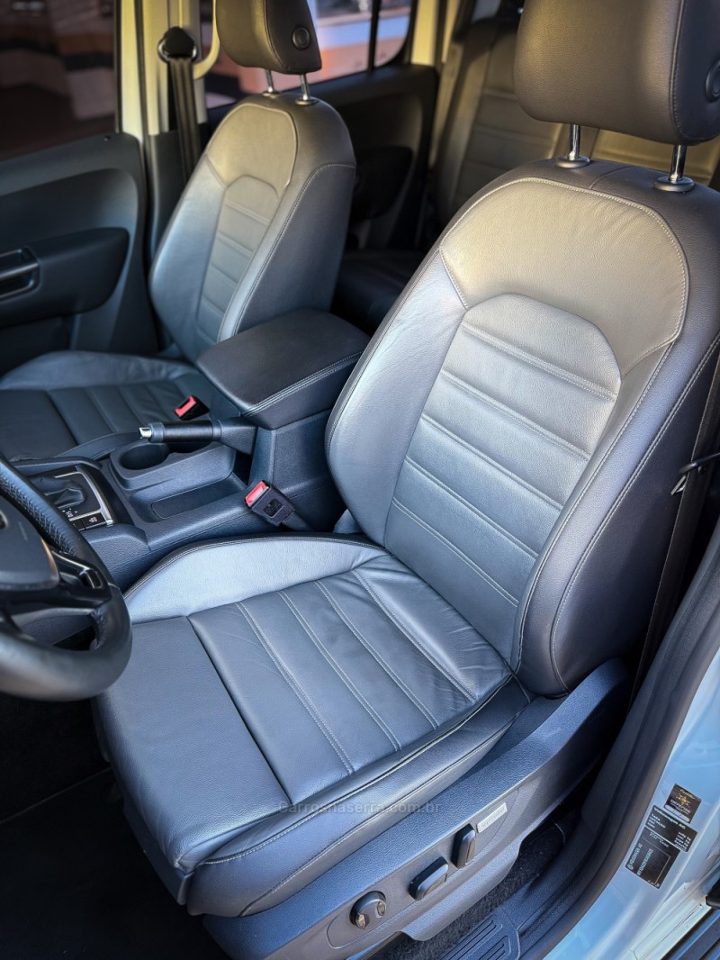 AMAROK 3.0 V6 TDI HIGHLINE CD DIESEL 4MOTION AUTOMÁTICO - 2019 - CANOAS