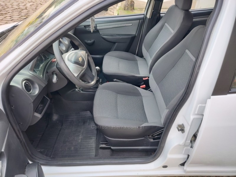 CELTA 1.0 MPFI LT 8V FLEX 4P MANUAL - 2014 - GUAPORé