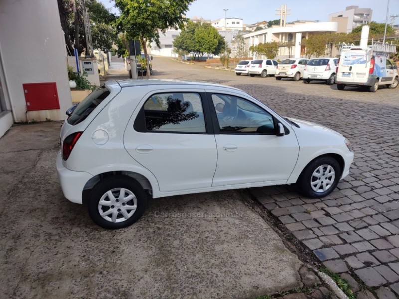 CELTA 1.0 MPFI LT 8V FLEX 4P MANUAL - 2014 - GUAPORé