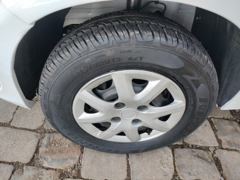 CELTA 1.0 MPFI LT 8V FLEX 4P MANUAL - 2014 - GUAPORé