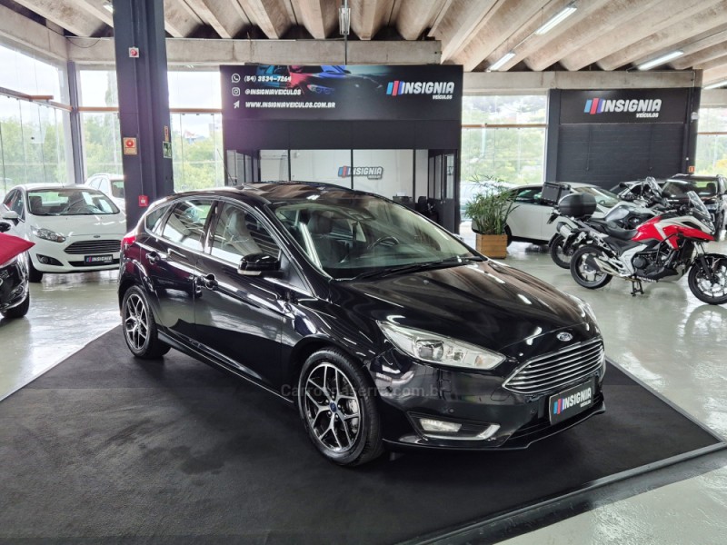 FOCUS 2.0 TITANIUM PLUS HATCH 16V FLEX 4P AUTO - 2017 - CAXIAS DO SUL