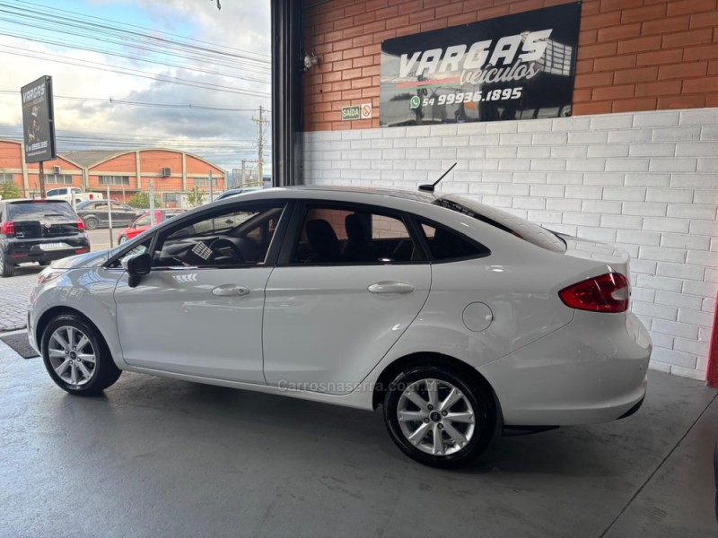 FIESTA 1.6 SE SEDAN 16V FLEX 4P MANUAL - 2011 - CAXIAS DO SUL