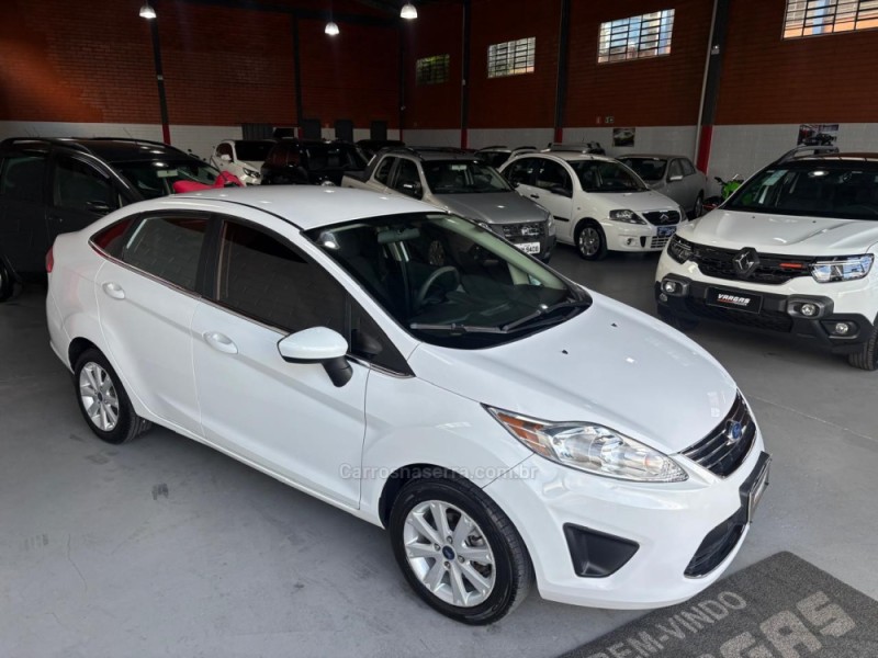 FIESTA 1.6 SE SEDAN 16V FLEX 4P MANUAL - 2011 - CAXIAS DO SUL