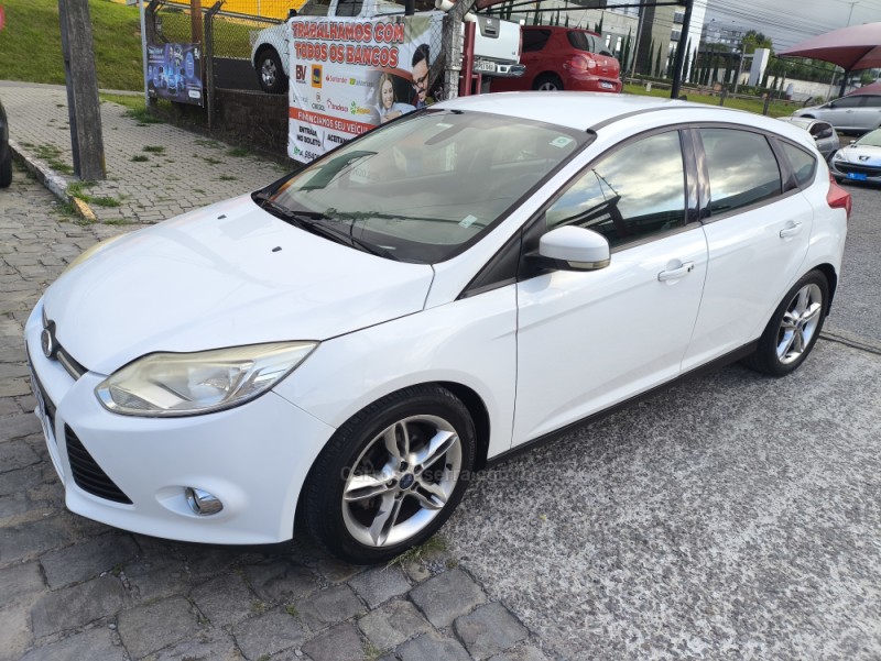 FOCUS 2.0 SE PLUS 16V FLEX 4P AUTOMÁTICO
