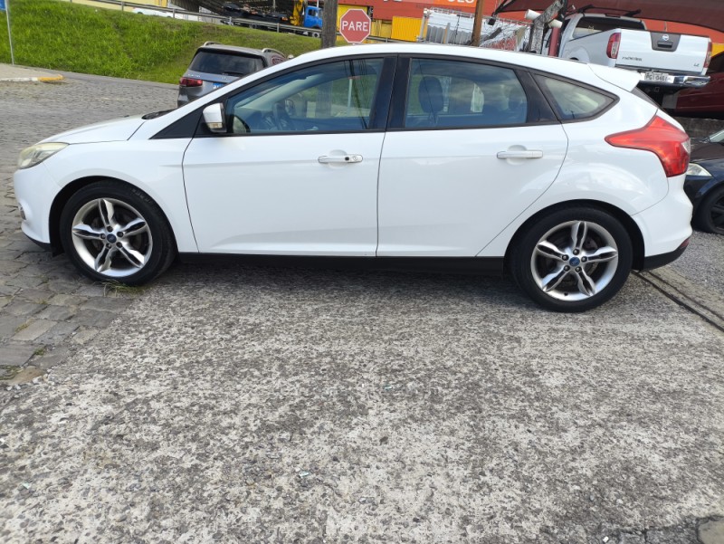 FOCUS 2.0 SE PLUS 16V FLEX 4P AUTOMÁTICO - 2014 - FARROUPILHA